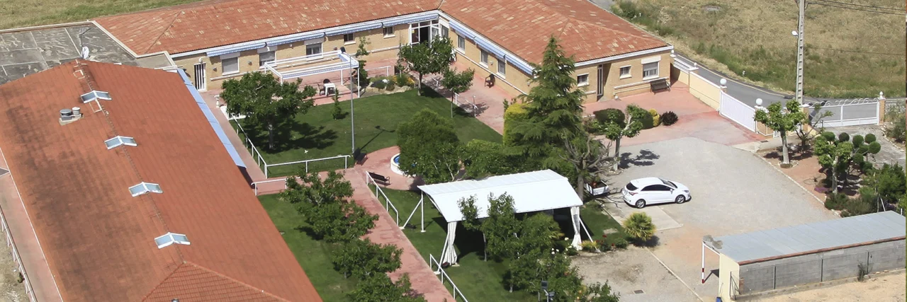 Vista aérea de la residencia y el jardín de Mirador del Segrià
